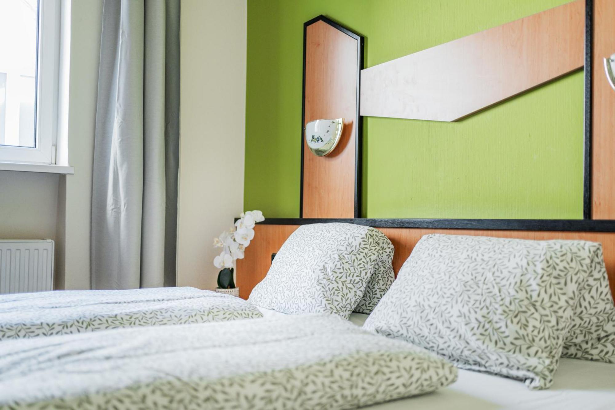 West Business Hotel Vienne